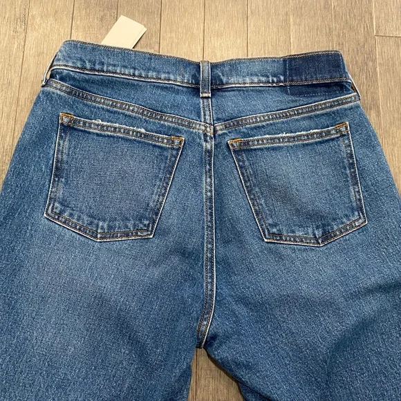NWT Abercrombie Curve Love Mid Rise 90s Straight Denim Jeans - Picture 4 of 9